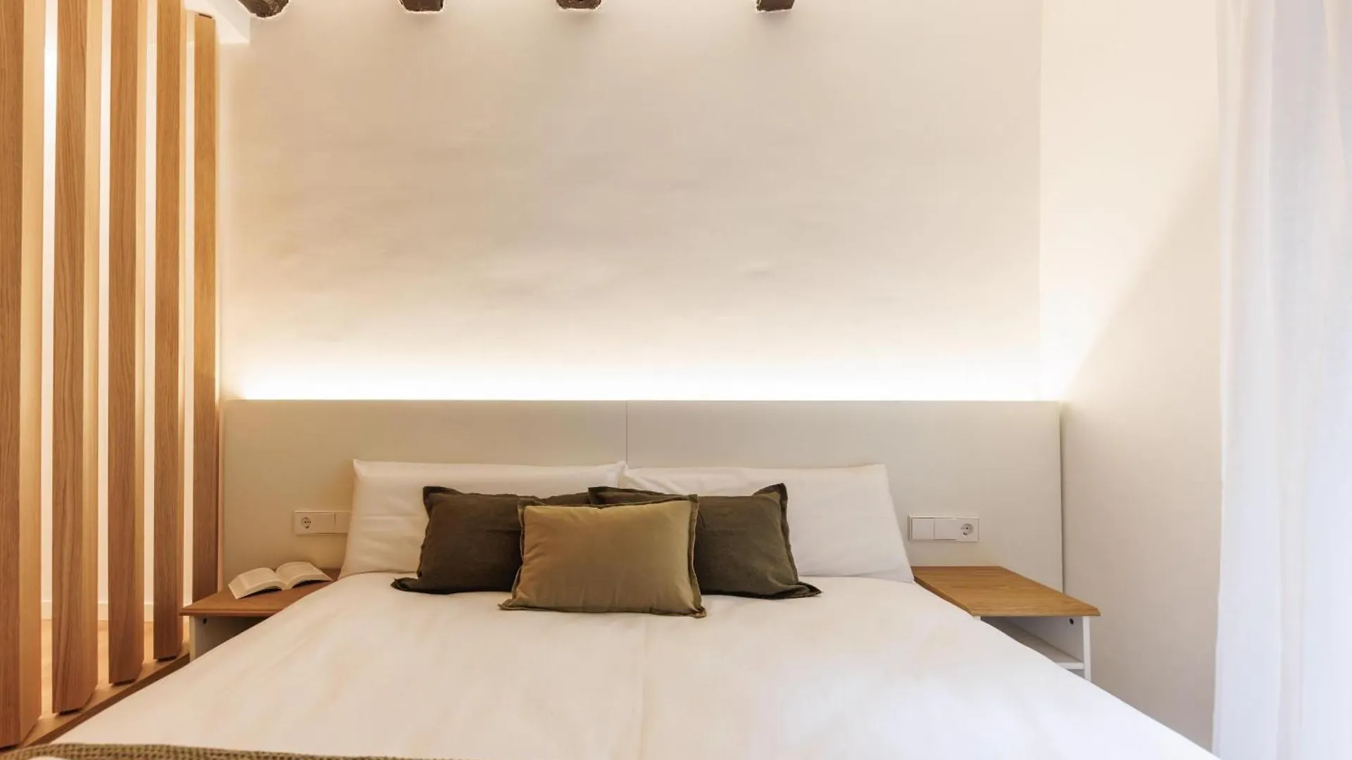 Bravissimo Ballesteries 34, Heart Of The Barri Vell 지로나 아파트
