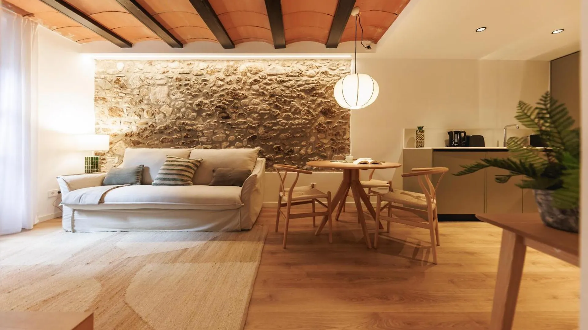 Bravissimo Ballesteries 34, Heart Of The Barri Vell 지로나 0*,  스페인